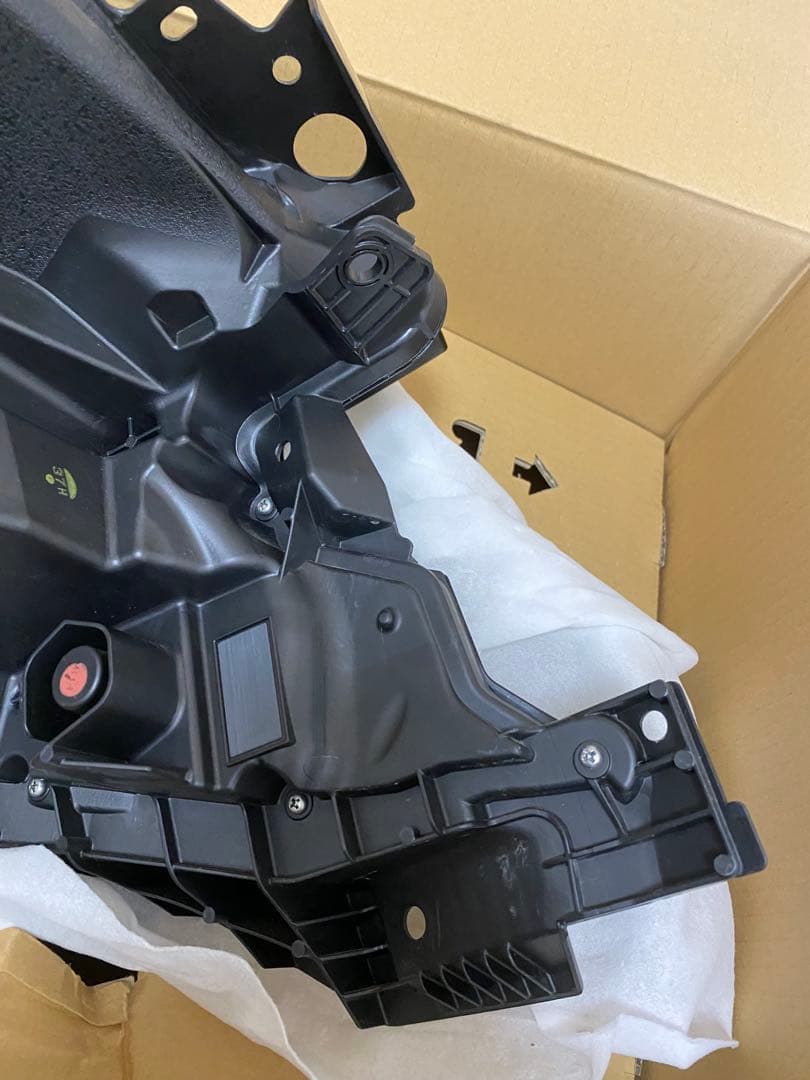 日産 サクラ B6AW 左ライト LED KOITO 100-2378H