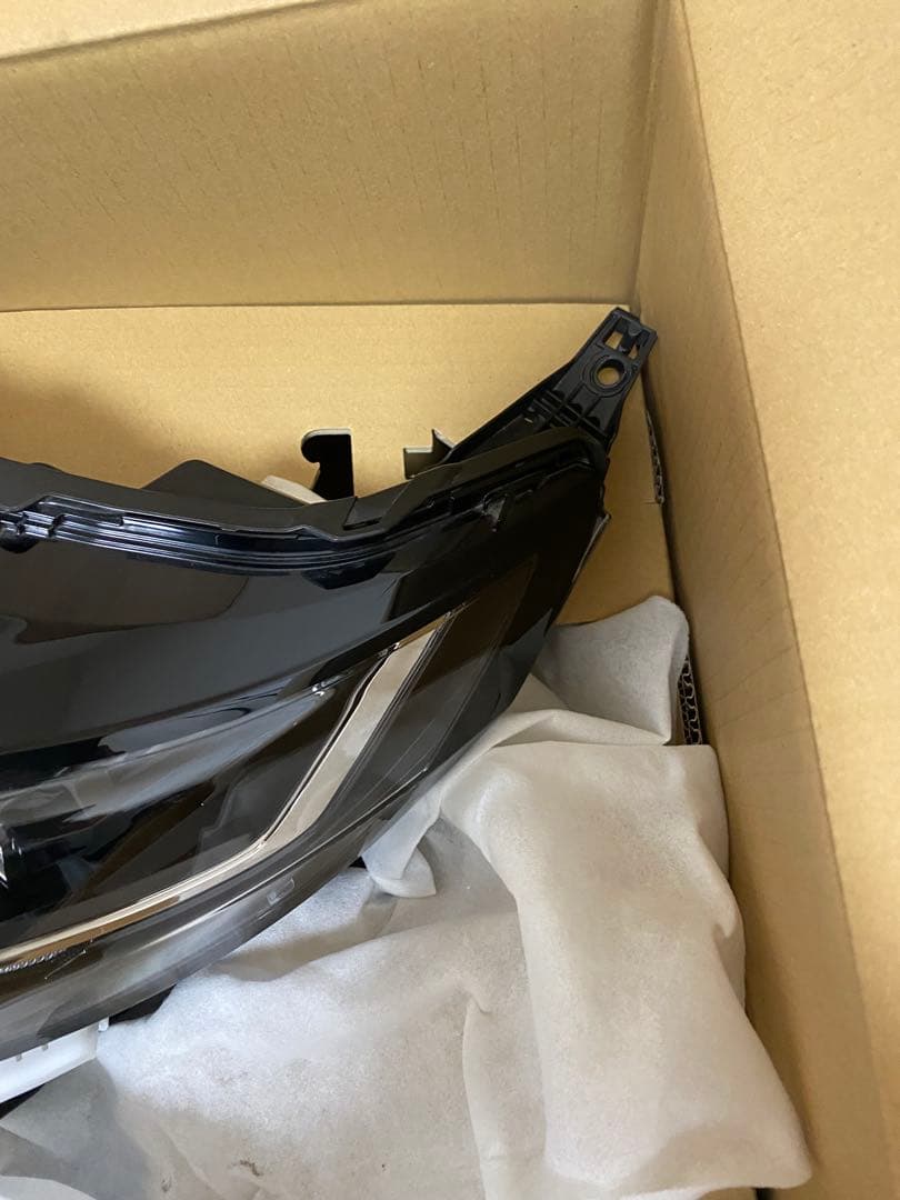 日産 サクラ B6AW 左ライト LED KOITO 100-2378H