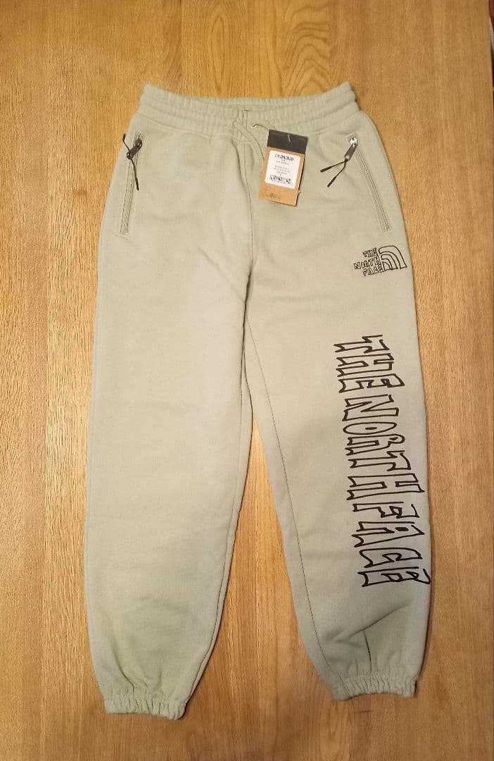 ロゴが格好良い!!ザ ノースフェイス パンツ