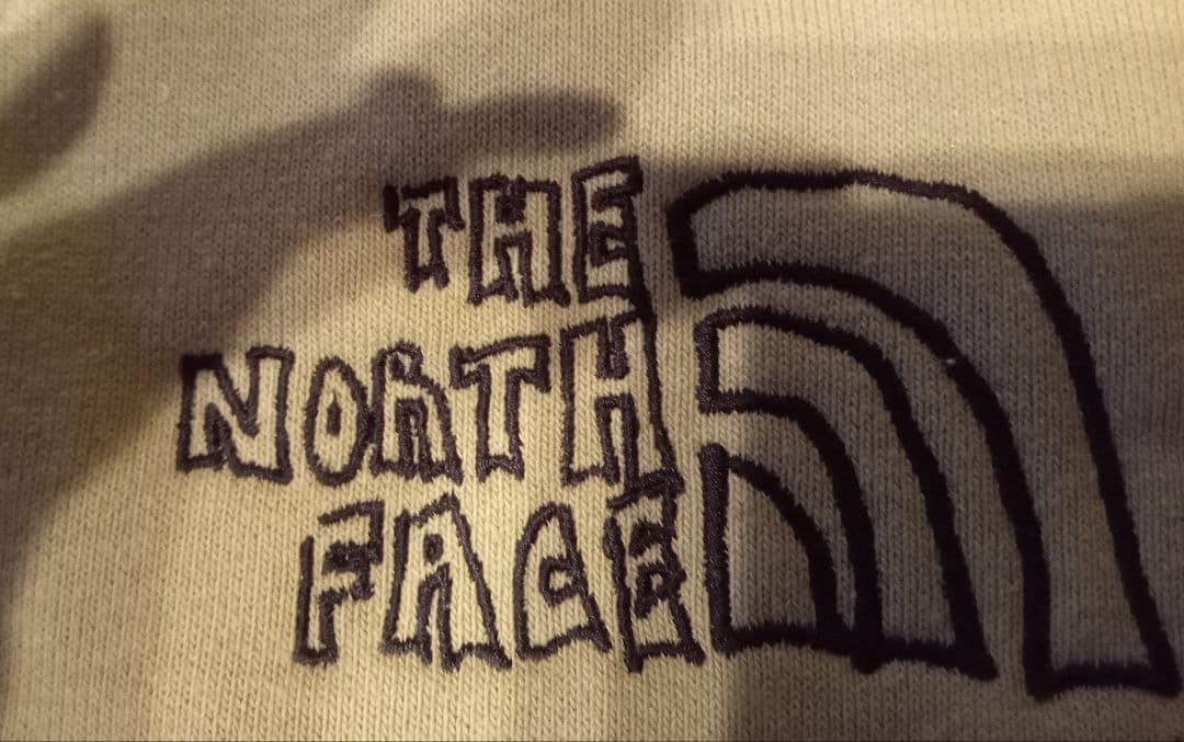 ロゴが格好良い!!ザ ノースフェイス パンツ