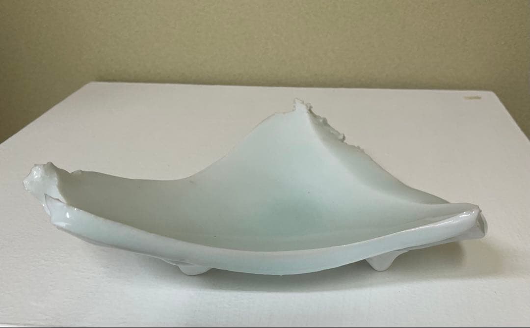 加藤委作品　青白磁三角皿