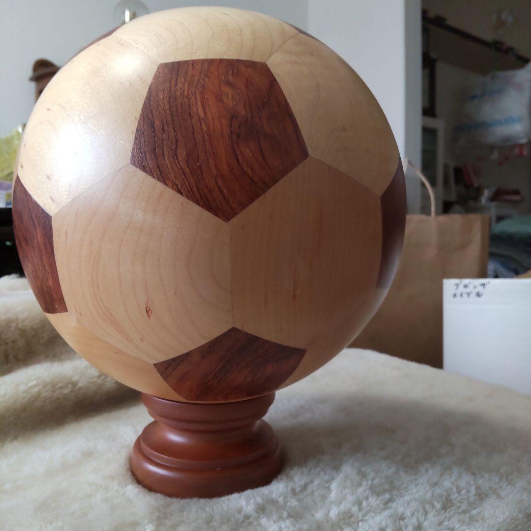 最終値下げ　サッカー　新品未使用　極美品✨木で作られたサッカーボール