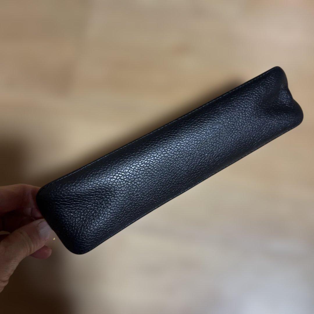 LOUIS VUITTON トゥルース・エリザベット ポーチ ペンケース