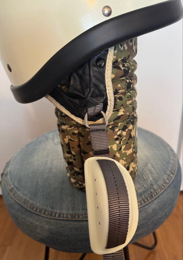 OCEAN BEETLE PTRアイボリーヘルメット