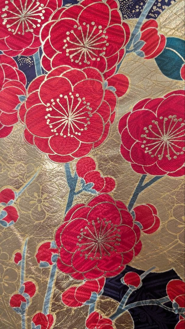 【美品】豪華な赤と白の花柄のおめでたい 振袖•Ｌサイズ