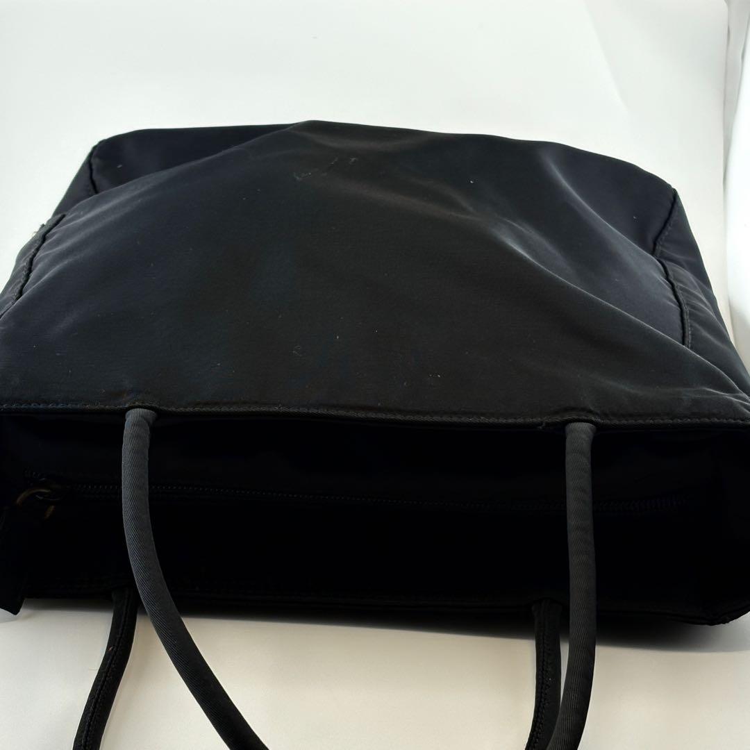 PRADAナイロン テスーB8489定番バッグ ブラック ロゴプレート 軽量