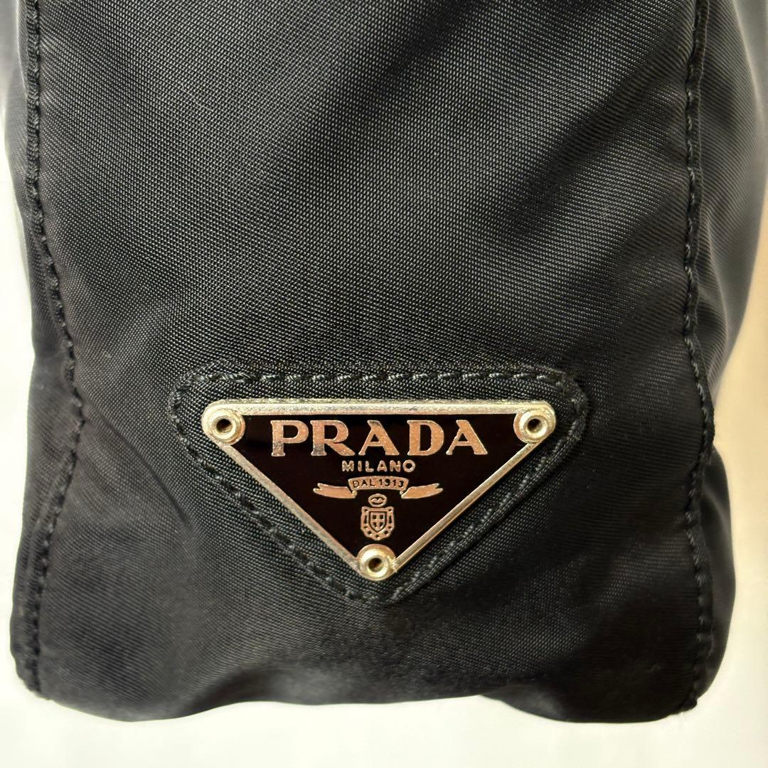 PRADAナイロン テスーB8489定番バッグ ブラック ロゴプレート 軽量