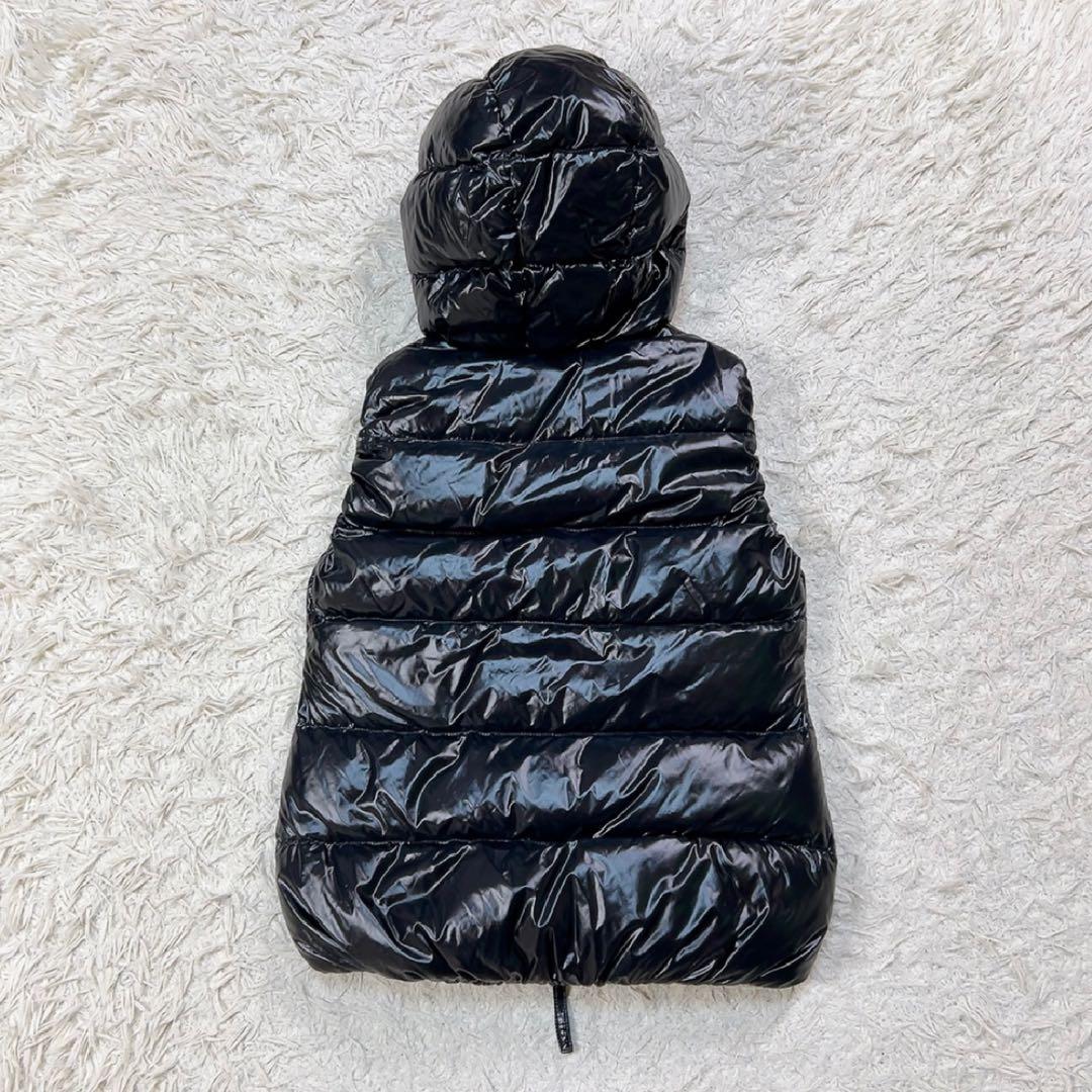 【美品】デュベティカ FEBE ダウンベスト 40 L相当 シャイニーブラック