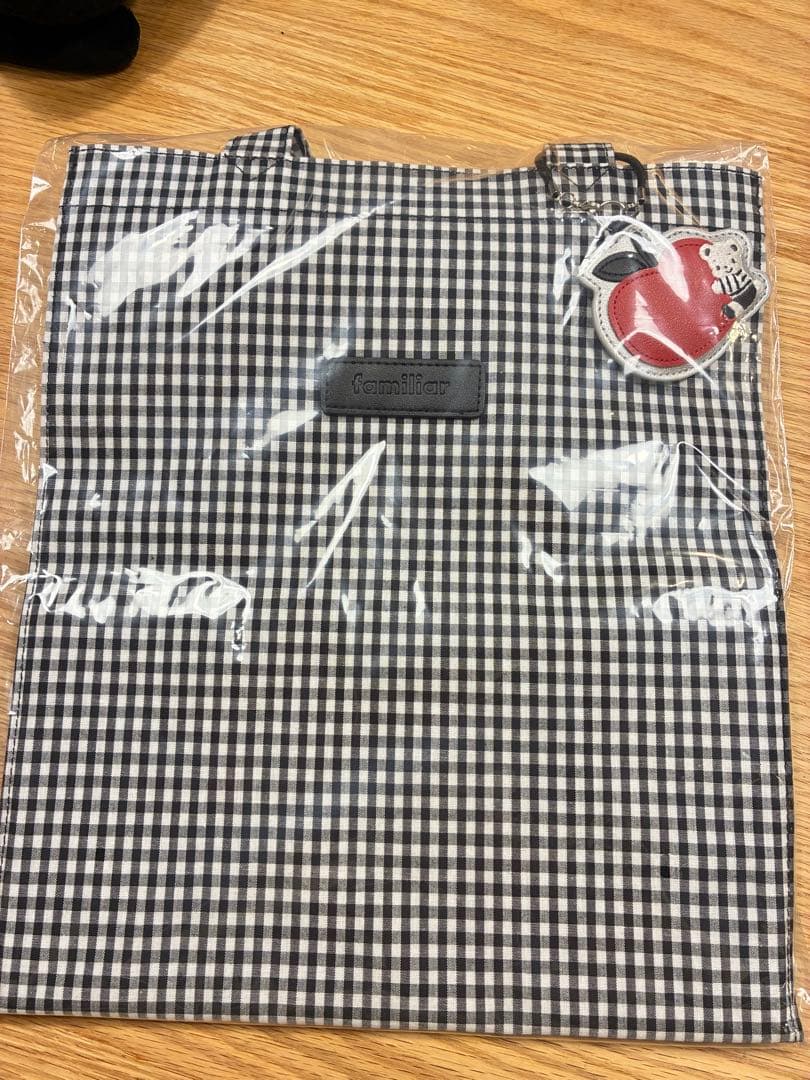 ファミリア　トートバッグ　黒　チェック