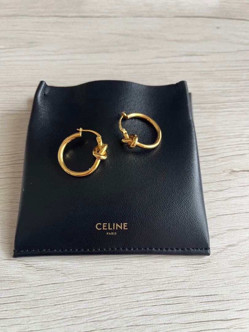 CELINE ノット スモールフープ ピアス ゴールド