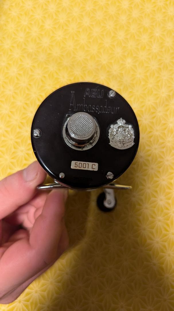 ベイトリール 黒とシルバー