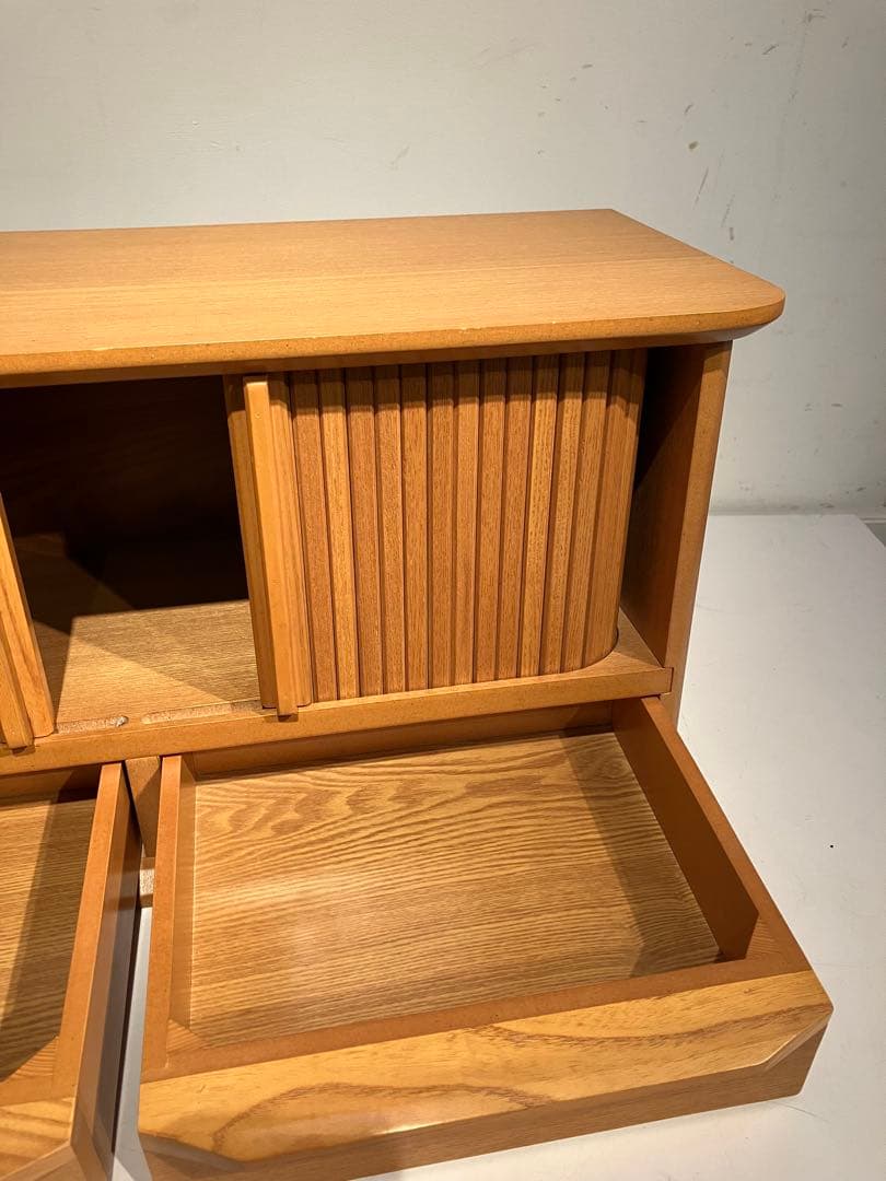 多目的、蛇腹シャッター付き 木製 ラック CDラック、小物入れ、収納棚、レトロ