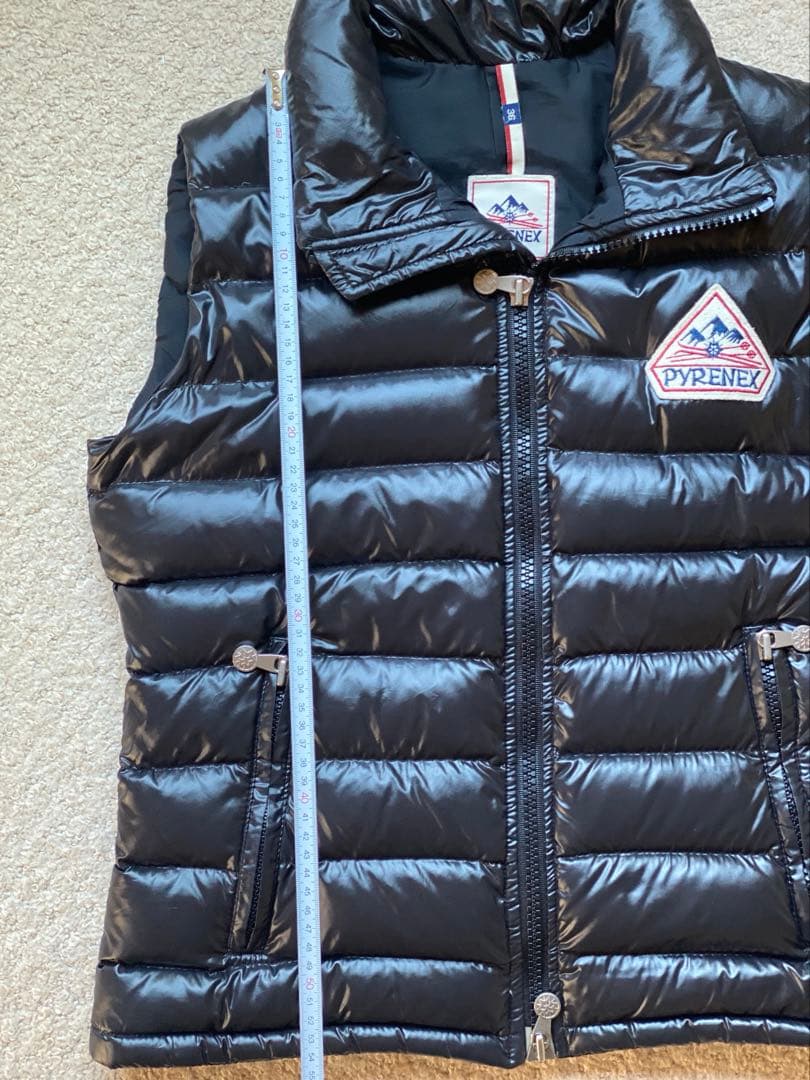 フード欠品PYRENEX ブラック ダウンベスト 36（S〜M）レディース