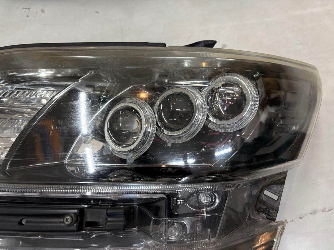 20ヴェルファイア　イカリング　ヘッドライト