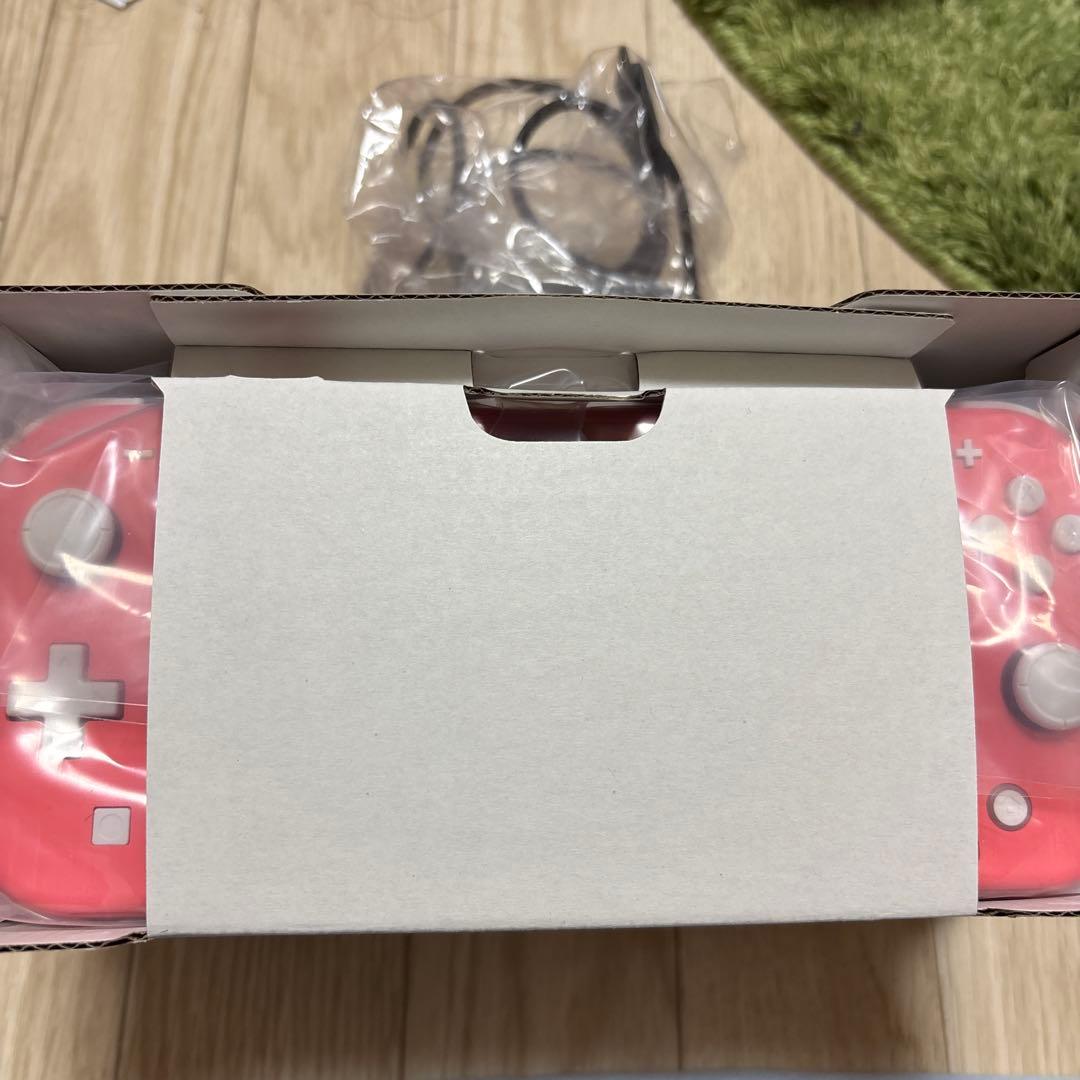 Nintendo Switch Lite コーラル　ケース付き