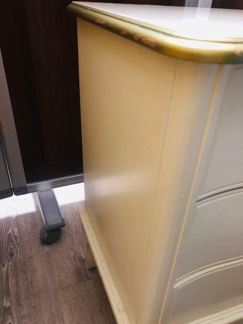 アンティーク　猫足　姫系　クリーム色の木製キャビネット 6引き出し