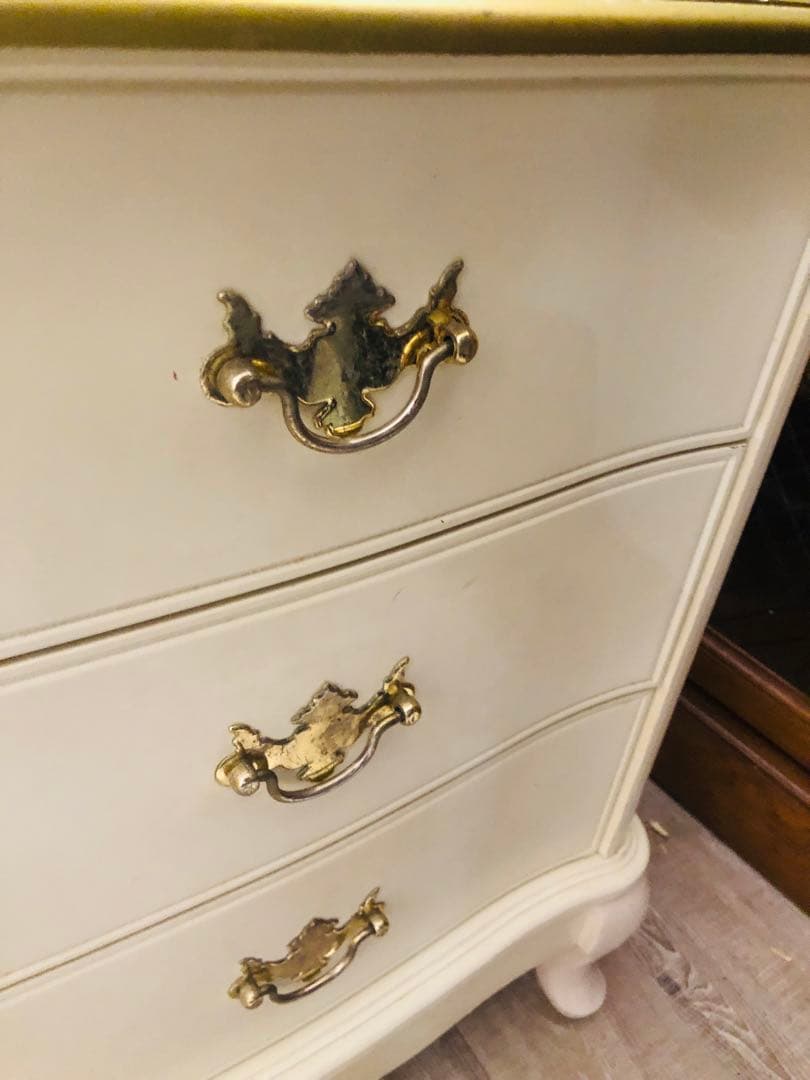 アンティーク　猫足　姫系　クリーム色の木製キャビネット 6引き出し