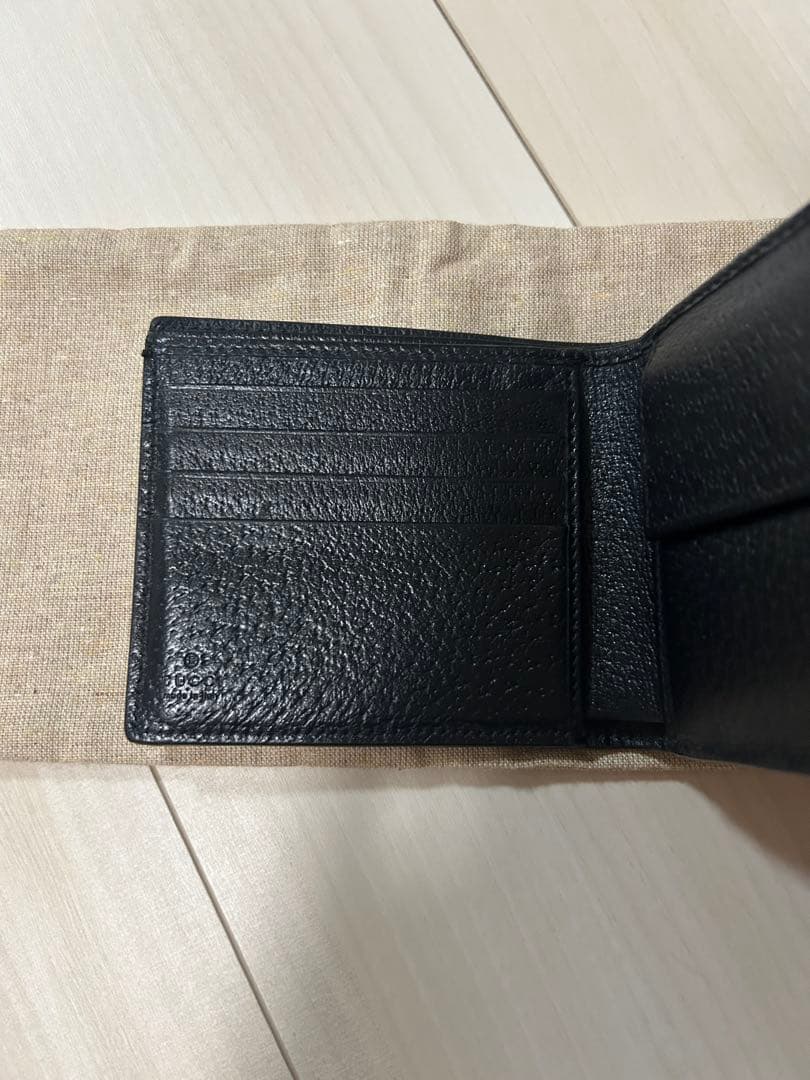GUCCI ブラック 二つ折り財布