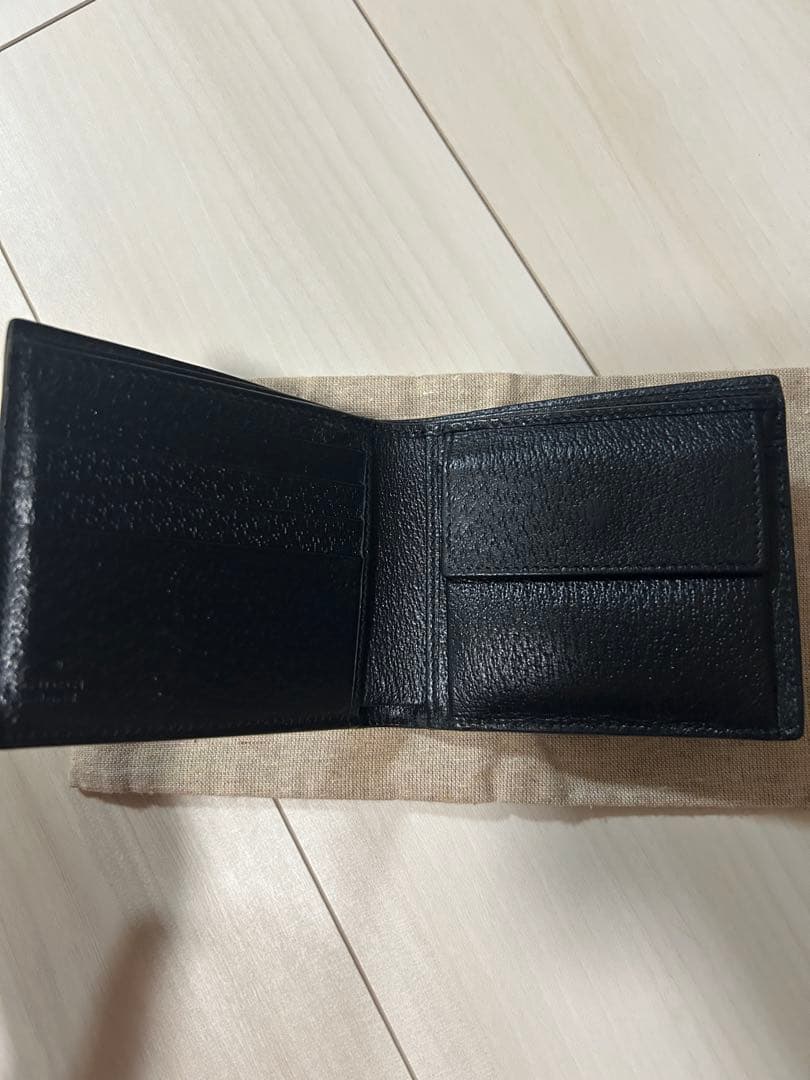 GUCCI ブラック 二つ折り財布