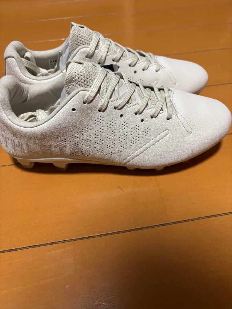 ATHLETAサッカーシューズ