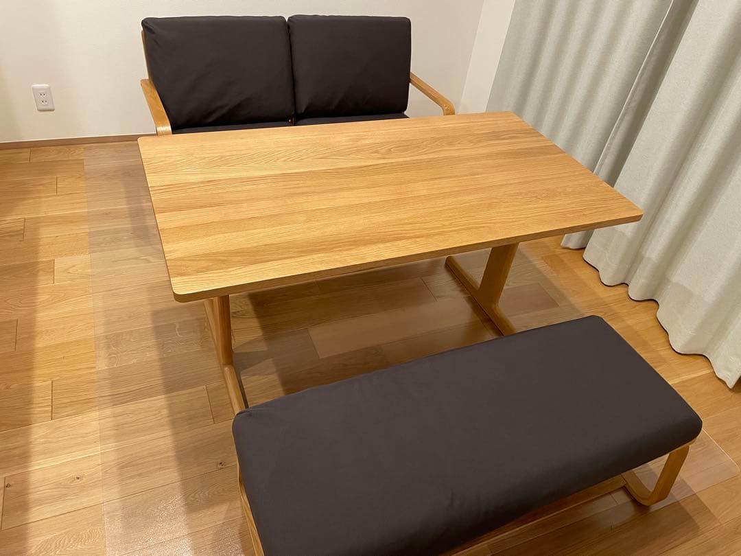 無印良品のダイニングテーブルセットの ダイニングベンチ×1 単品です。