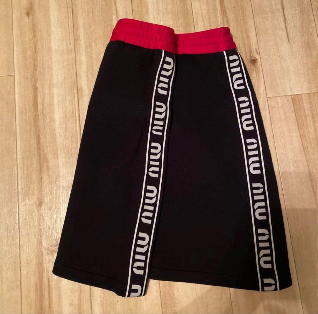 美品　レア完売品　定価15万円　MIUMIU スカート　プラダ姉妹ブランド