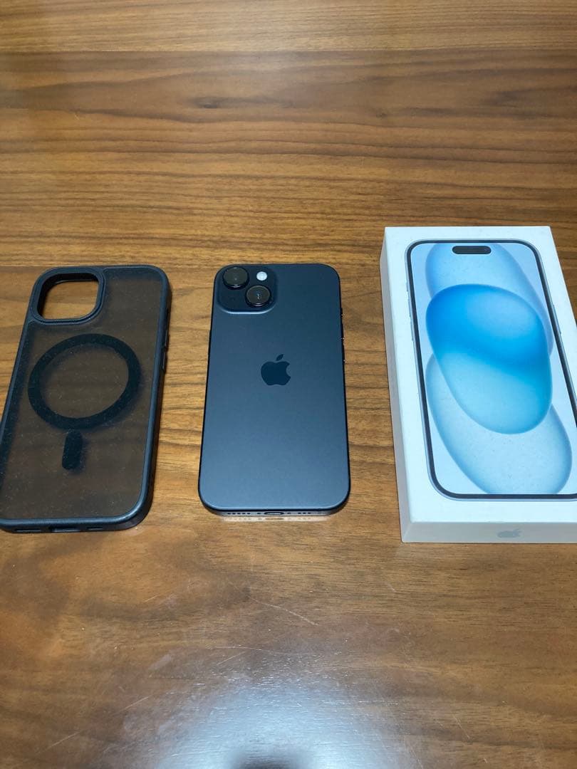 美品Apple iPhone15 ブラック 本体 SIMフリー バッテリ97%