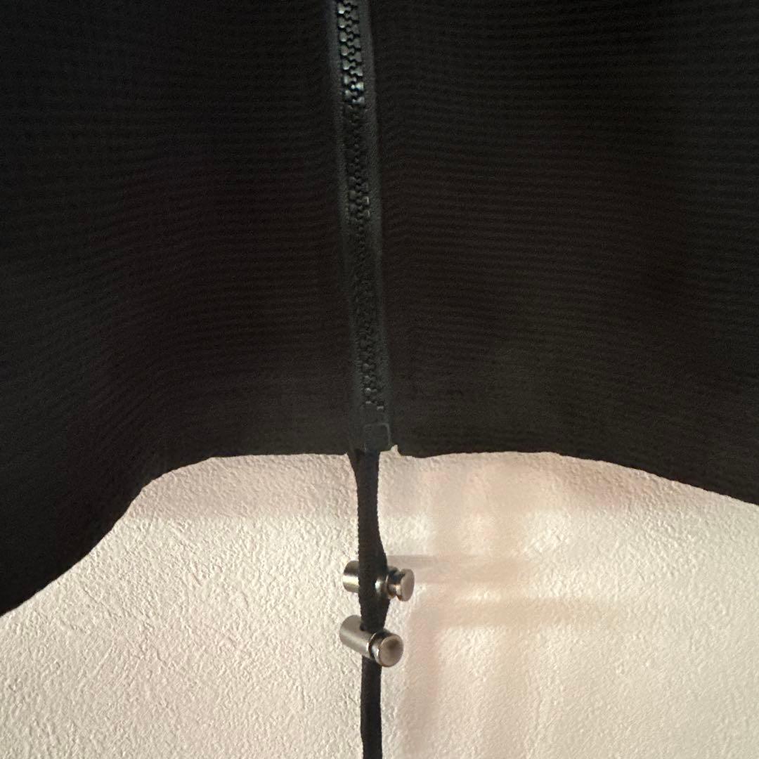 VERSACE ブラック ジップアップジャケット　刺繍ロゴ