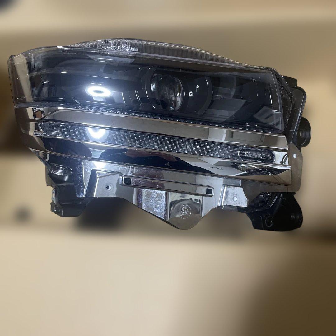 スペーシア MK54S/MK94S 純正 LED 右 ヘッドライト KOITO