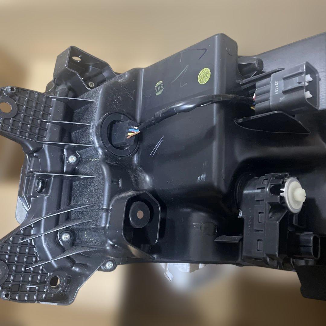 スペーシア MK54S/MK94S 純正 LED 右 ヘッドライト KOITO