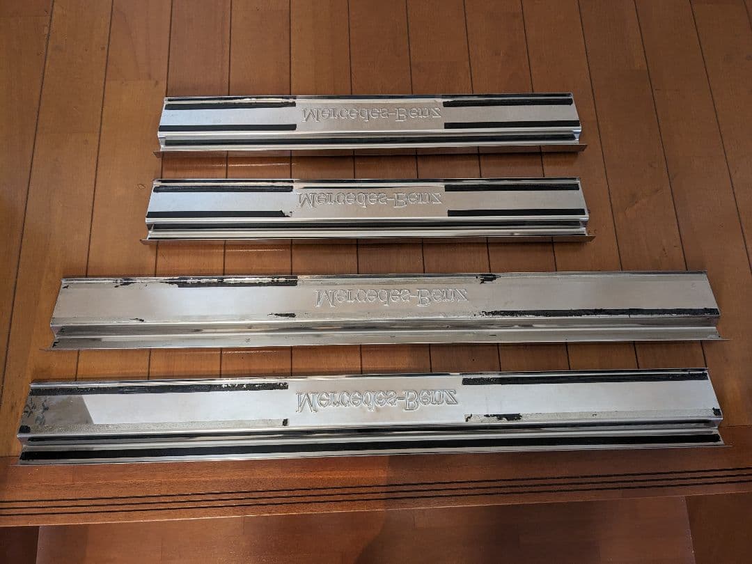 W123 Mercedes-Benz スカッフプレート 4枚セット