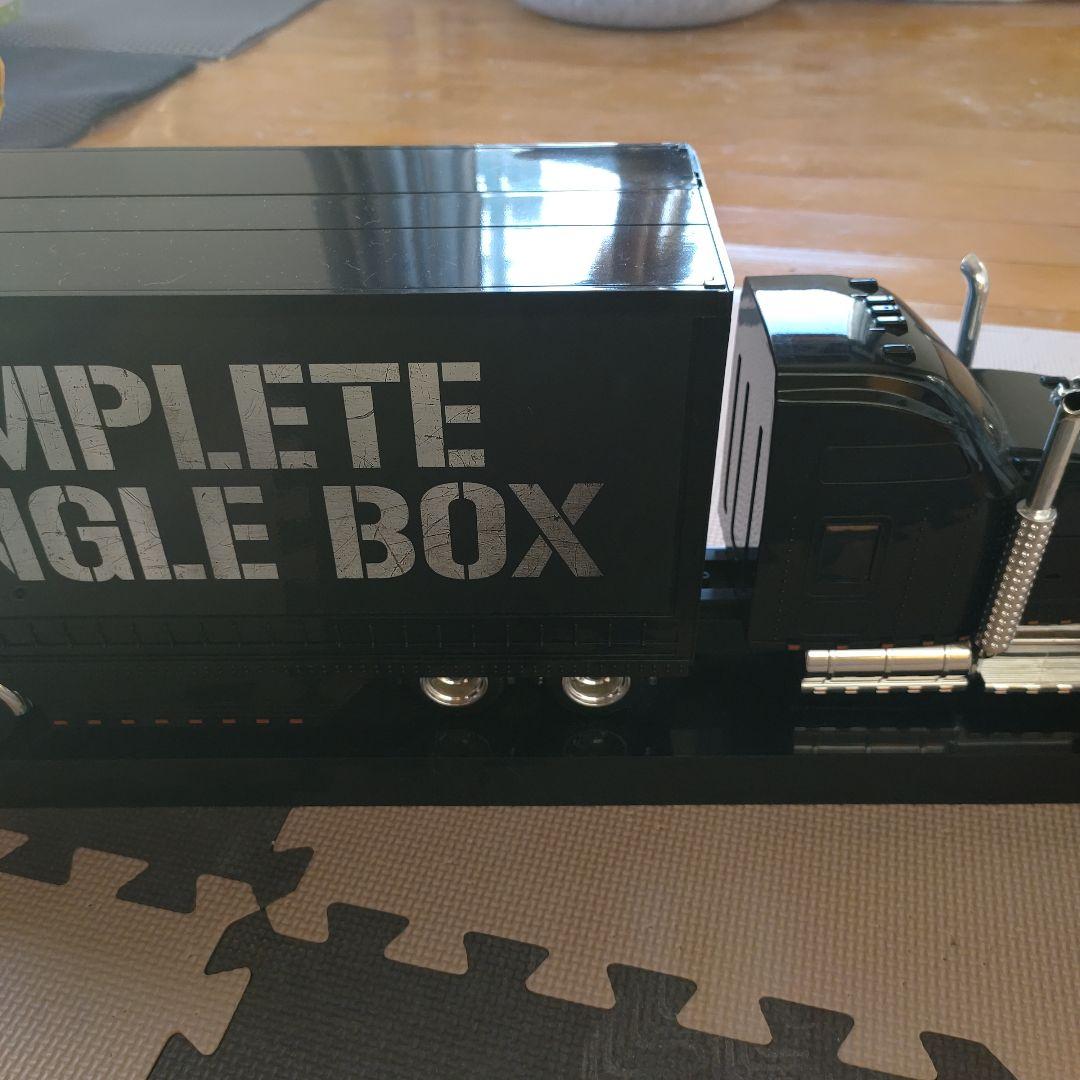 B'z COMPLETE SINGLE BOXトレーラーエディション