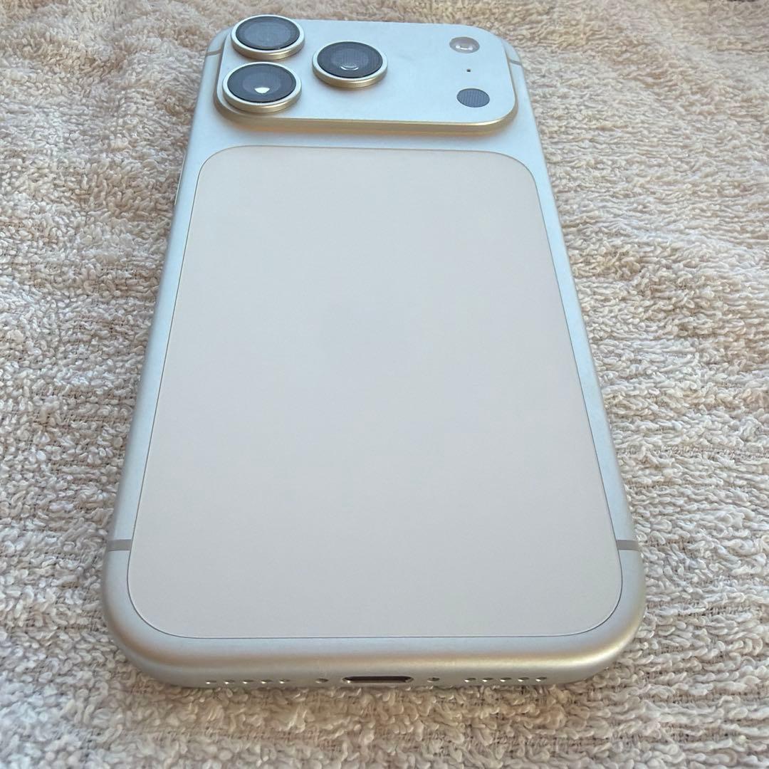 iPhone 17 Pro バッテリー100%保証あり ケース、新品ケーブル付