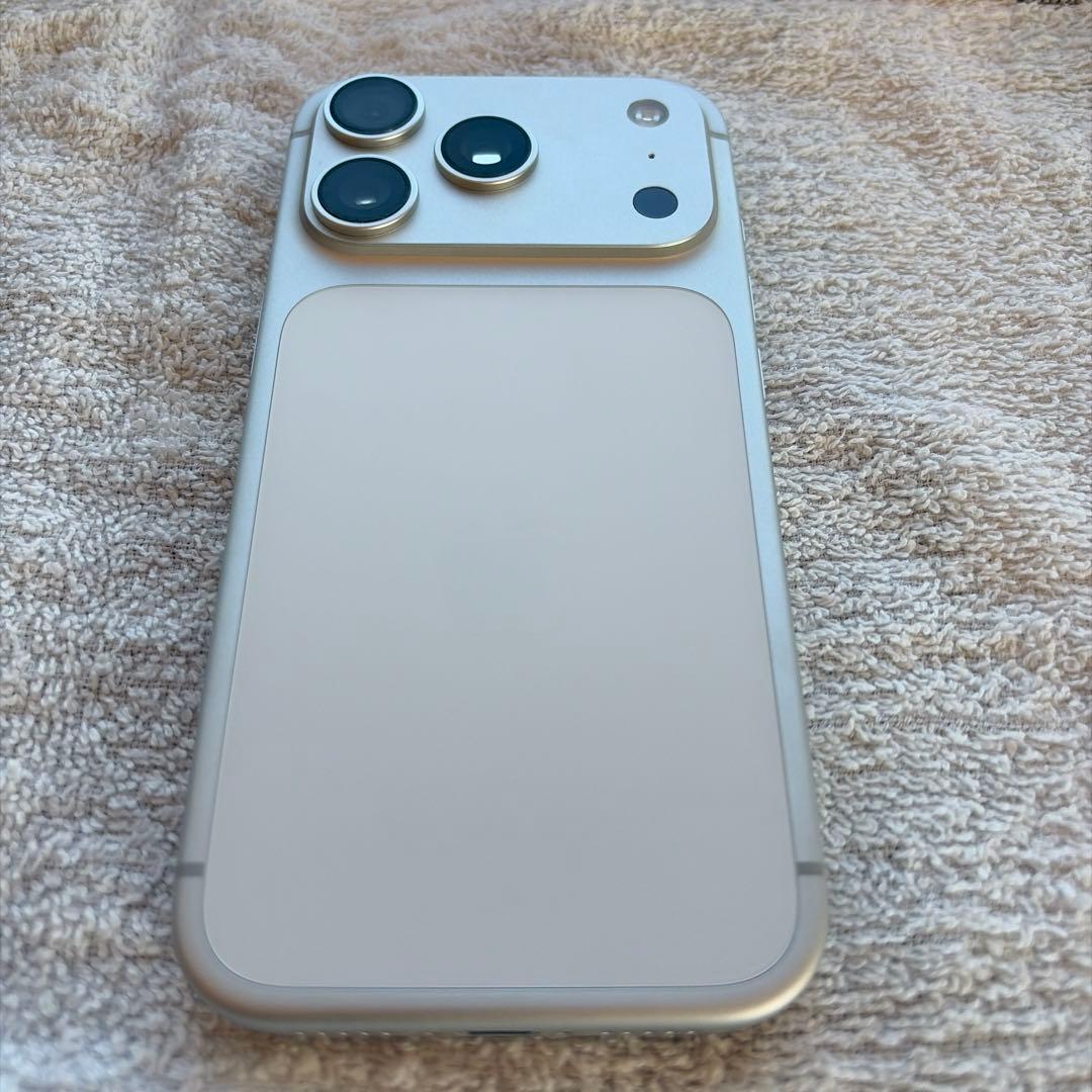 iPhone 17 Pro バッテリー100%保証あり ケース、新品ケーブル付