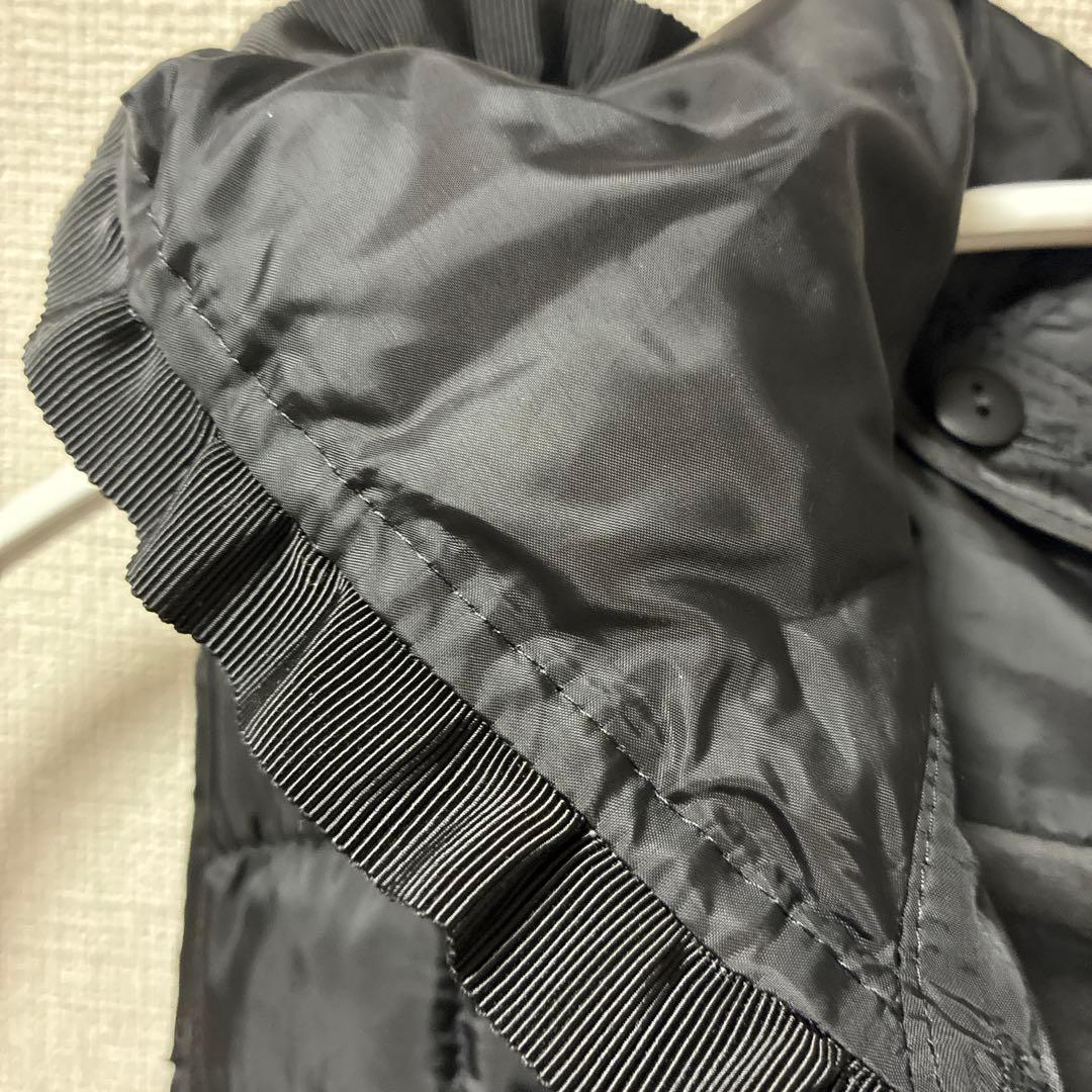 ブラック フリルフード付き キルティングベスト