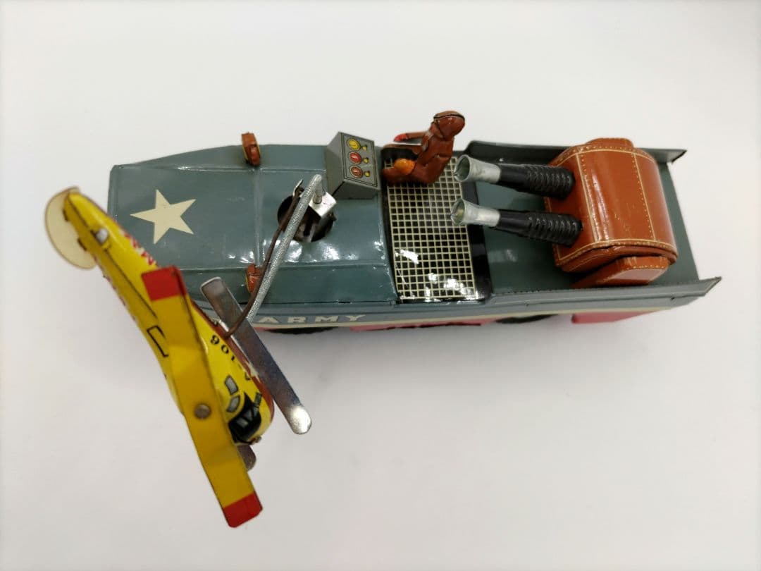 軍用水陸両用車「ARMY TRUCK 」ヘリコプター付 ブリキ製おもちゃ