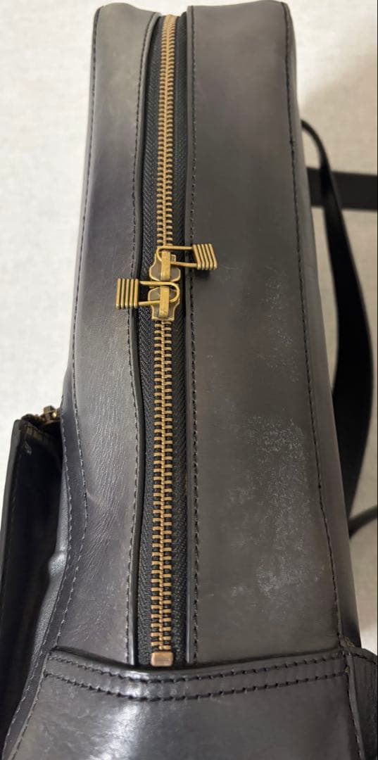 マザーハウス アンティークスクエア バックパック M ブラック