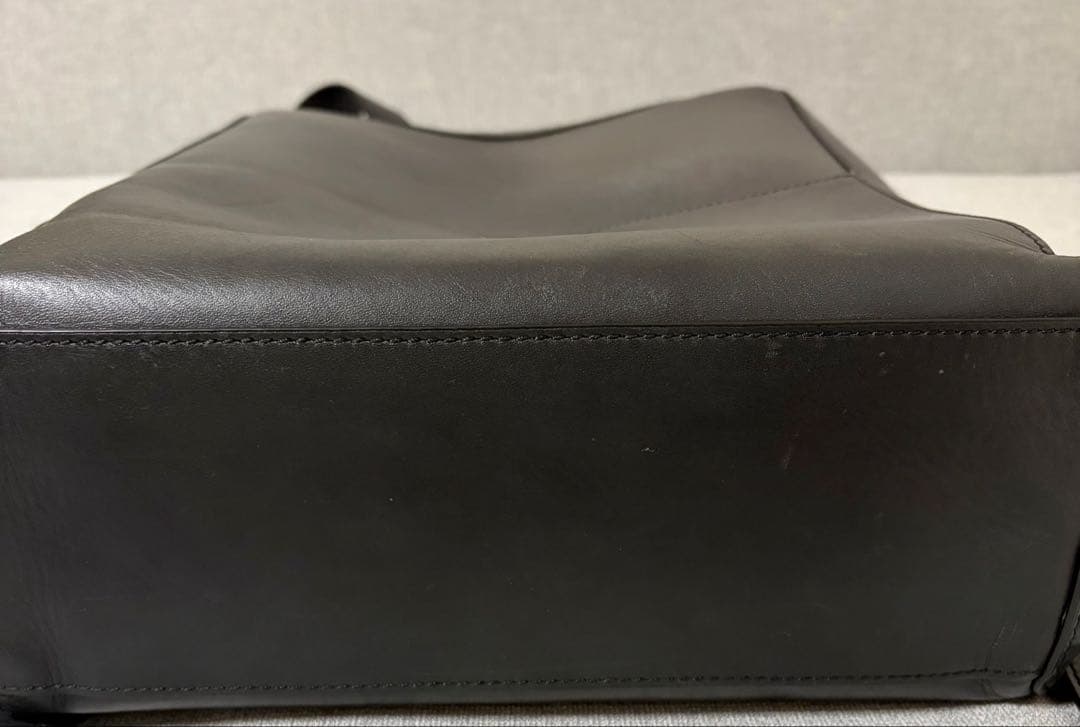 マザーハウス アンティークスクエア バックパック M ブラック