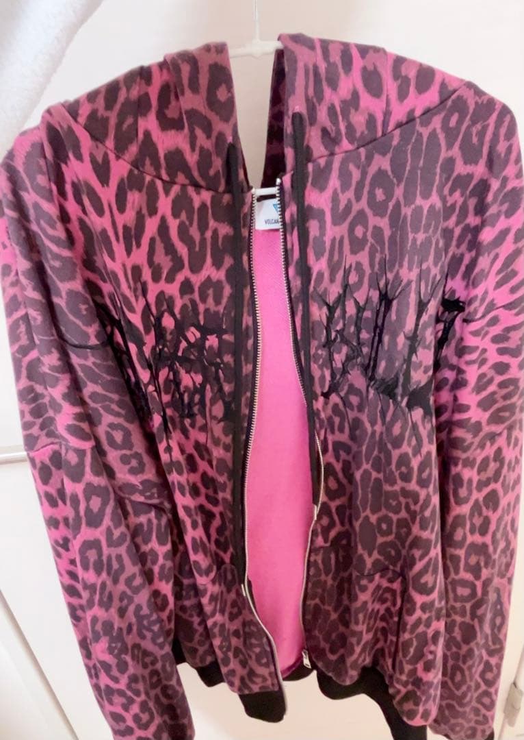 【VOLCAN&APHRODITE】ネコ耳ヒョウ柄ZIPパーカー