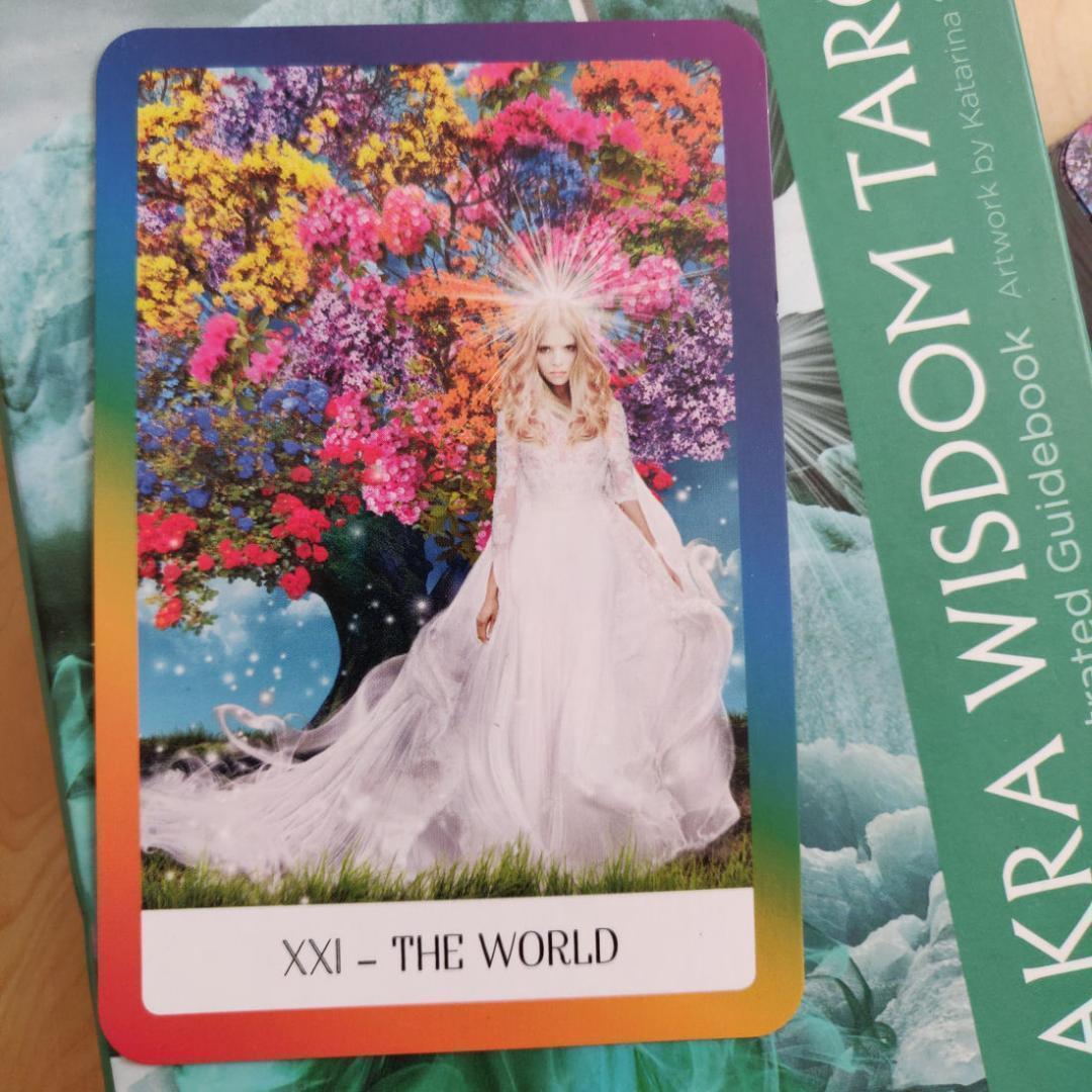 ★正規品タロットカード★異色な美麗デッキ✨7色チャクラ×タロットを融合したデッキ