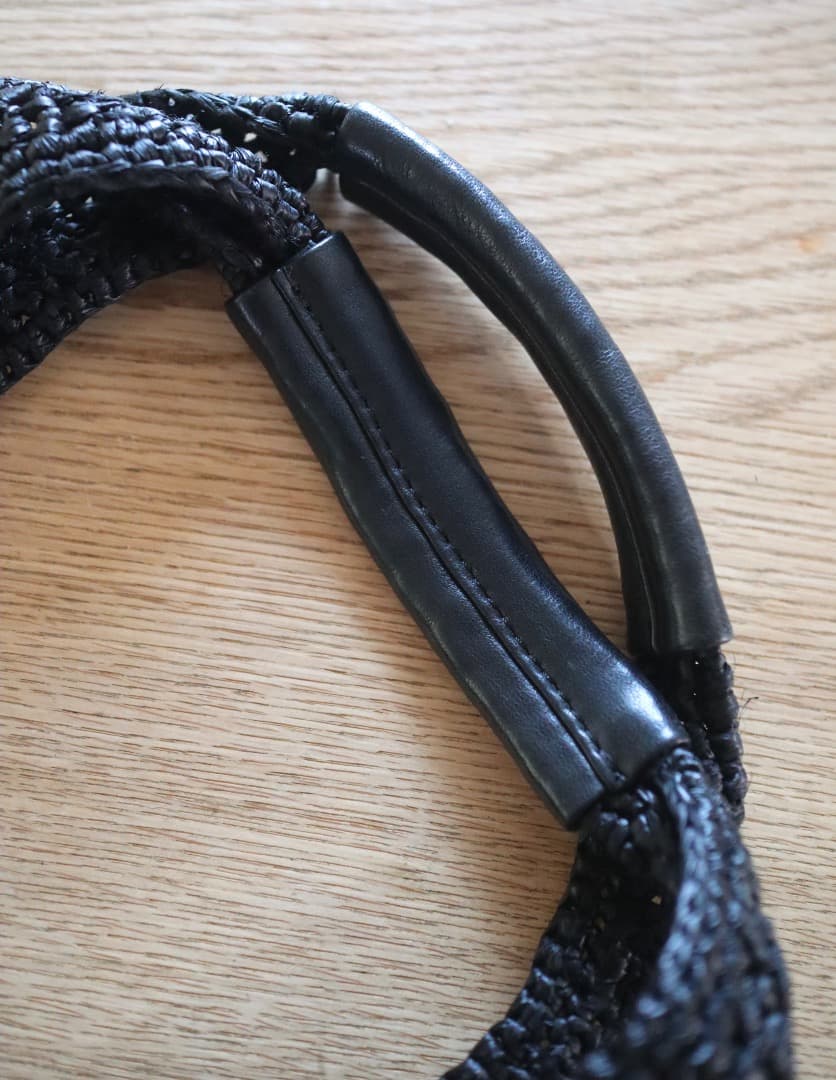 HELEN KAMINSKI　ヘレンカミンスキー　黒のラフィアバッグ