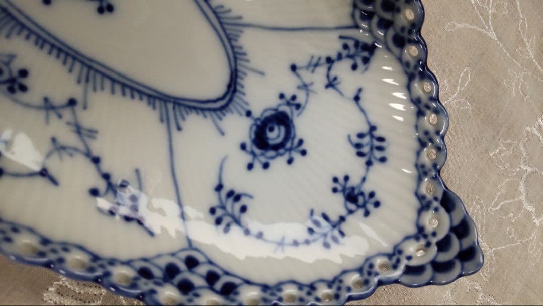 ロイヤルコペンハーゲンブルーフルーテッドフルレース　ピックルディッシュ