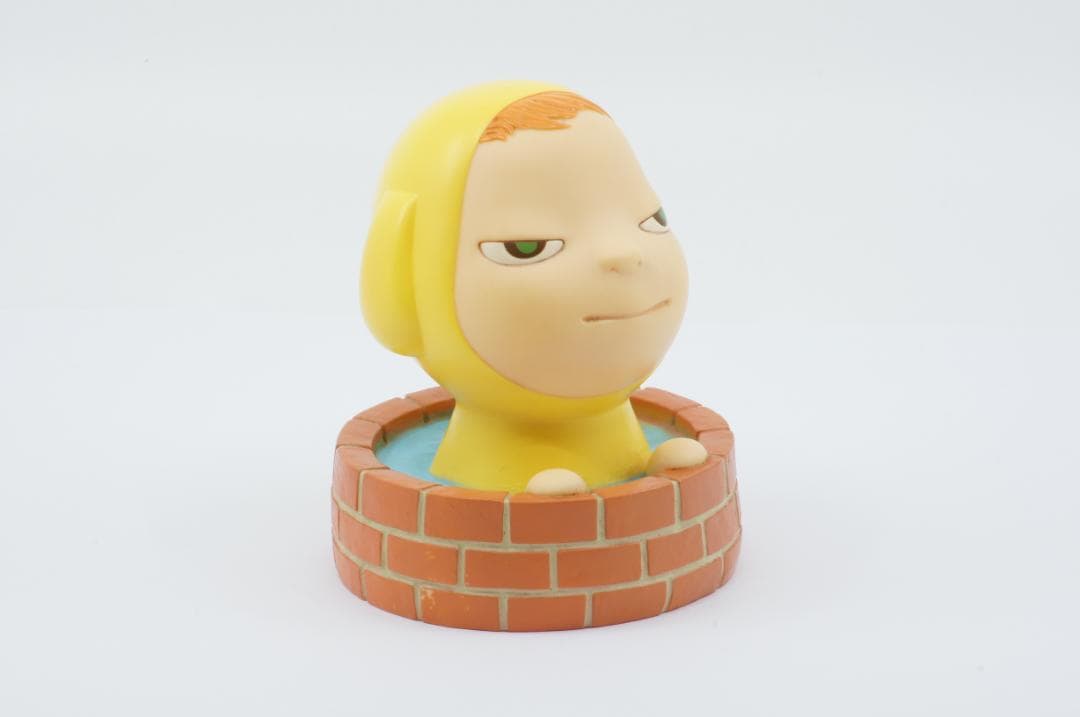 奈良美智 貯金箱「噴水の中の捨て犬」ソフビフィギュア