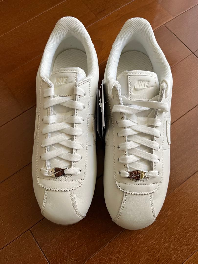 未使用品W Nike CORTEZ SE コルテッツ白オフホワイト24.5