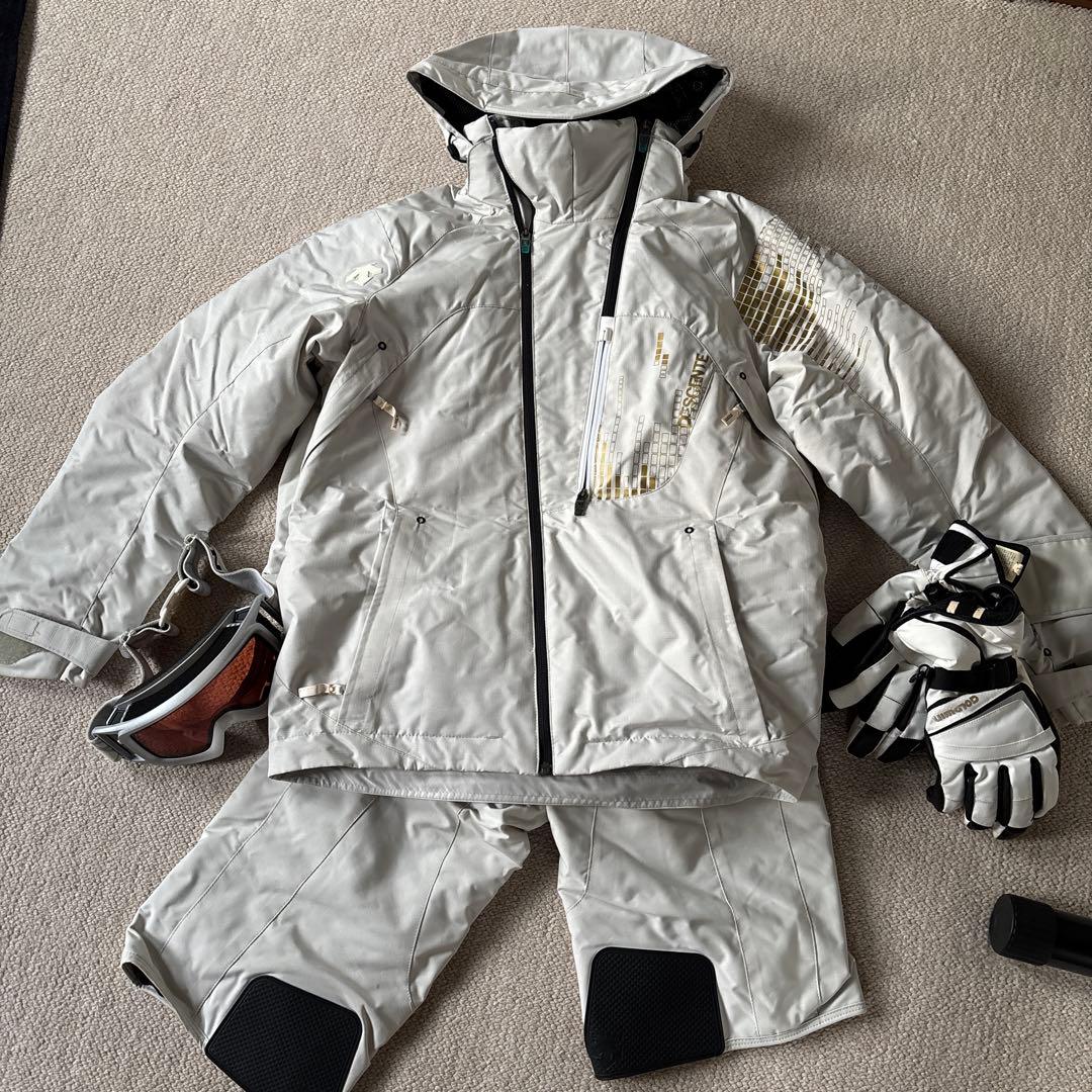 デサントスキーウェア ライトグレー ゴーグル 手袋付き