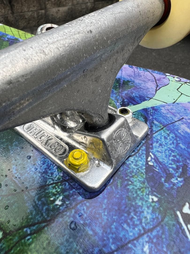 Colours Collective スケートボード