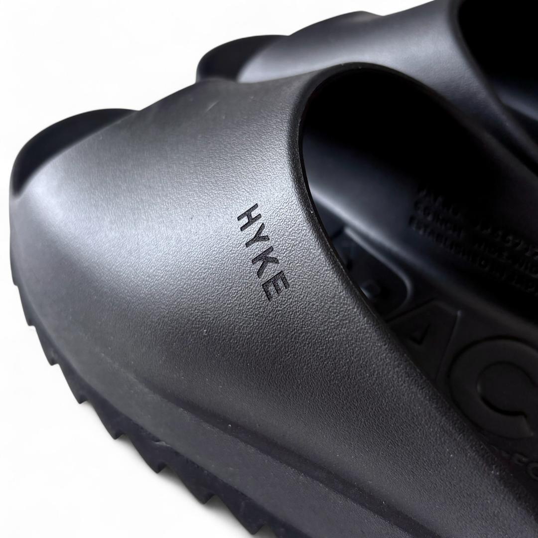 極美品 24.0『パコ PPACO × ハイク HYKE』サンダル ブラック黒