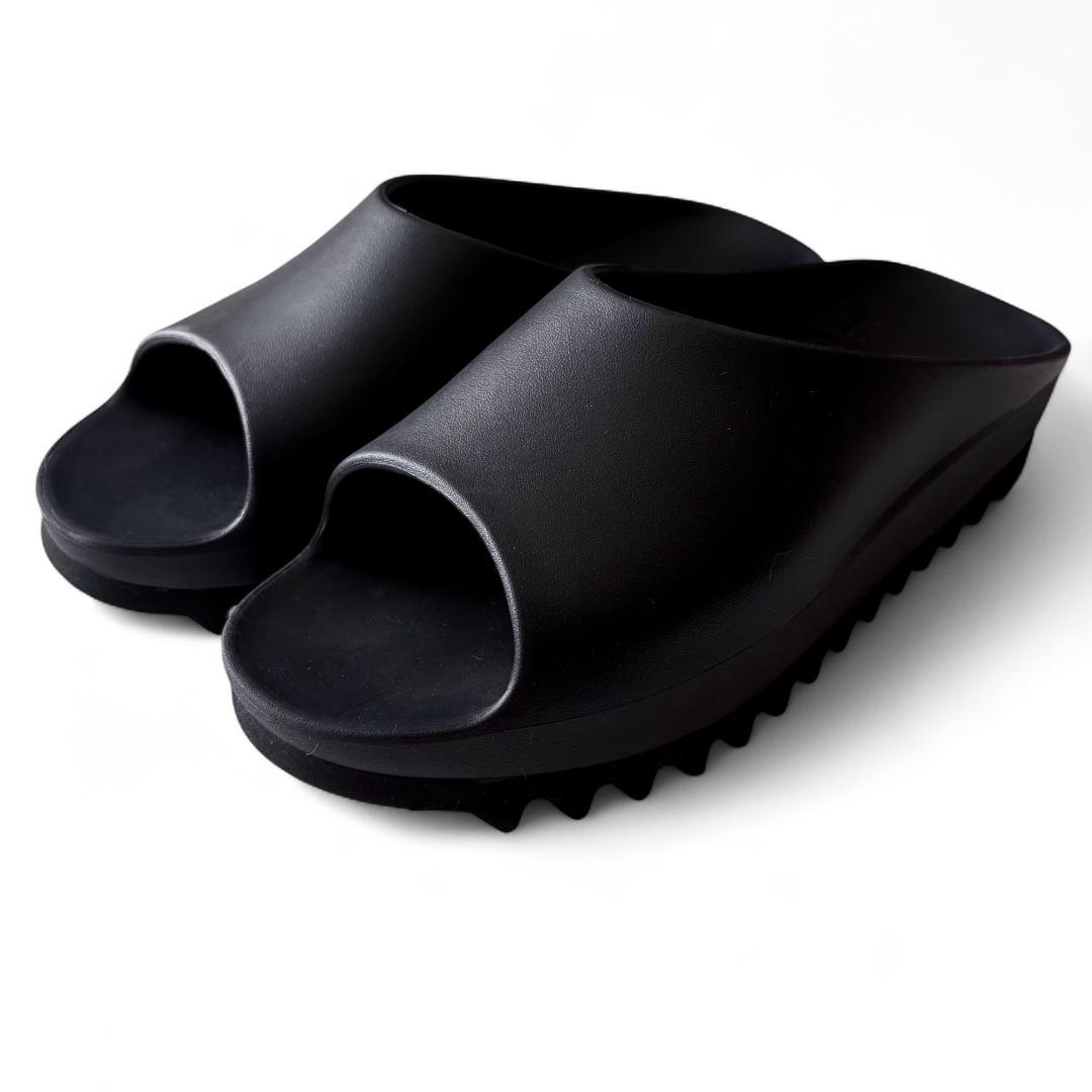 極美品 24.0『パコ PPACO × ハイク HYKE』サンダル ブラック黒