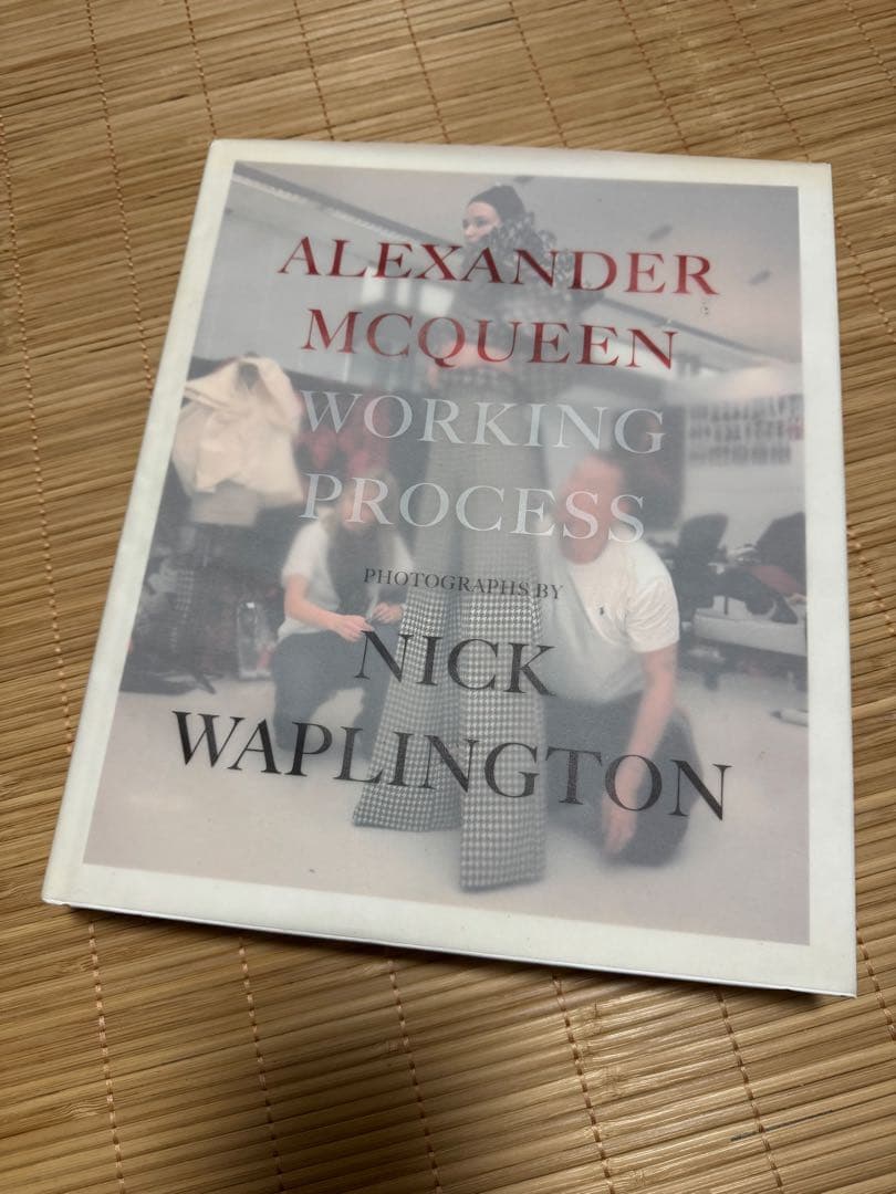 ALEXANDER MCQUEEN WORKING PROCESS 写真集