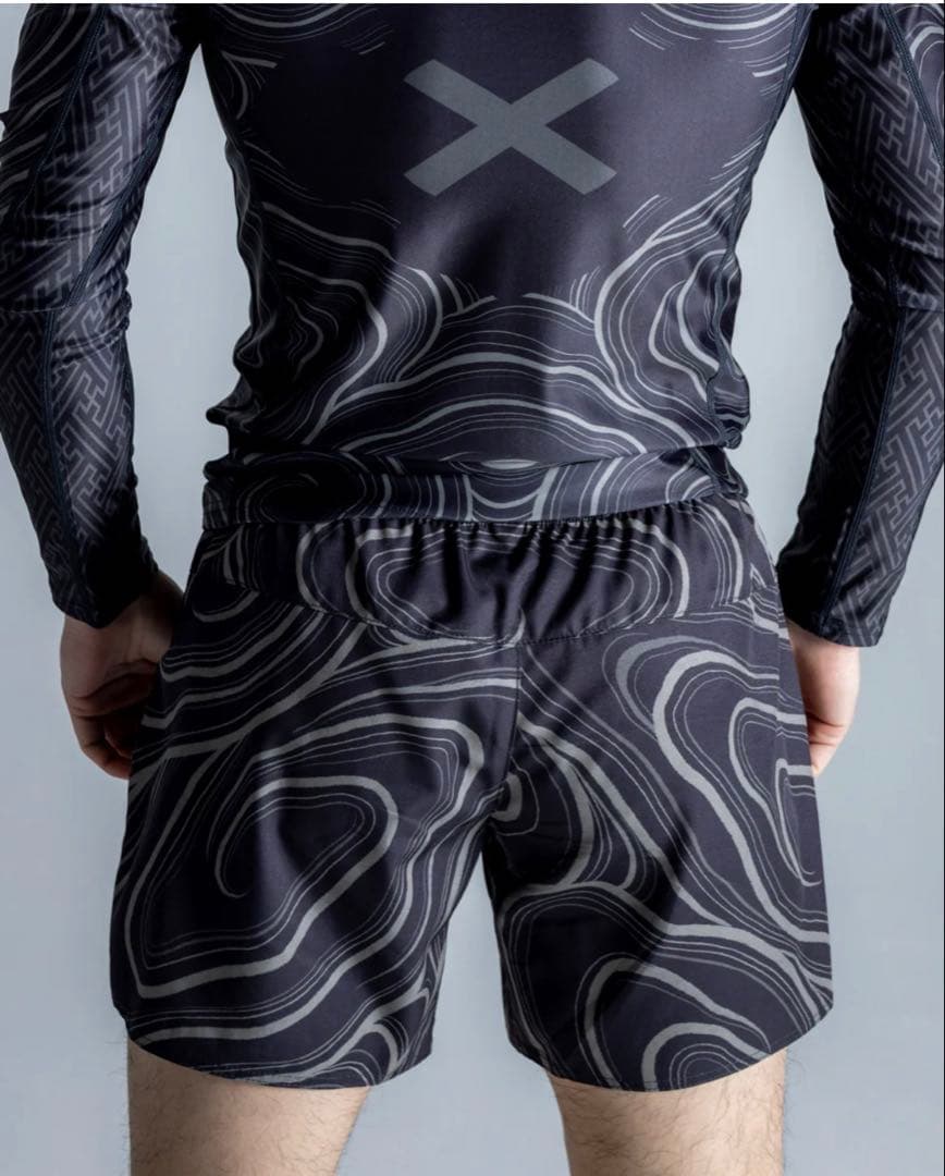 【最終値下げ】新品RVCAXKRAZYBEEXGAKKINファイトショーツXL